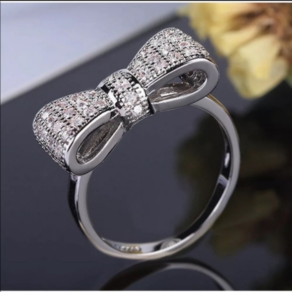 Crystal Bow Ring - Picture 5 of 5